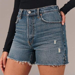 ABERCROMBIE & FITCH HIGH RISE 4" MOM SHORT